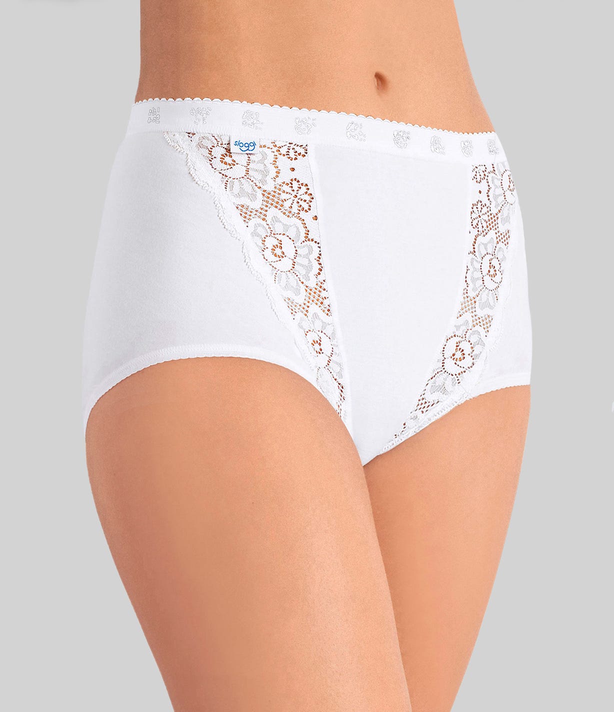 Pack of 4 Sloggi Chic Maxi Briefs 