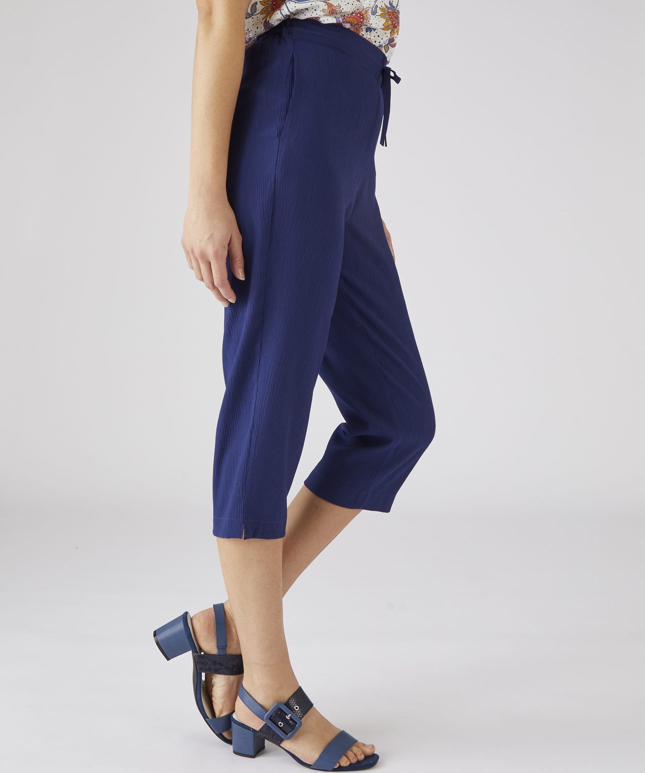 Cropped Crinkle Trousers