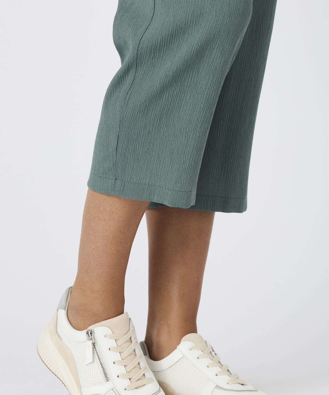 Cropped Crinkle Trousers