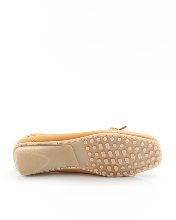Flexible slip resistant Moccasin