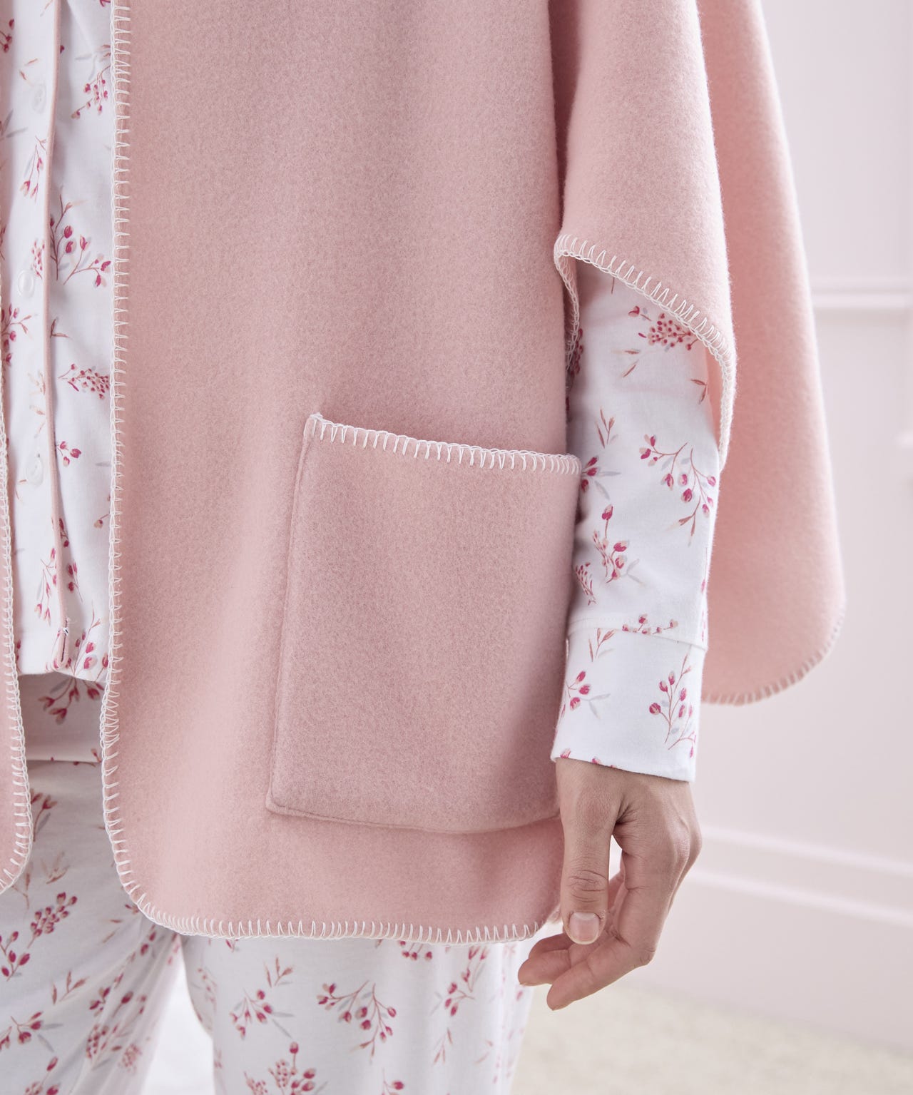 Thermolactyl Fleece Shawl