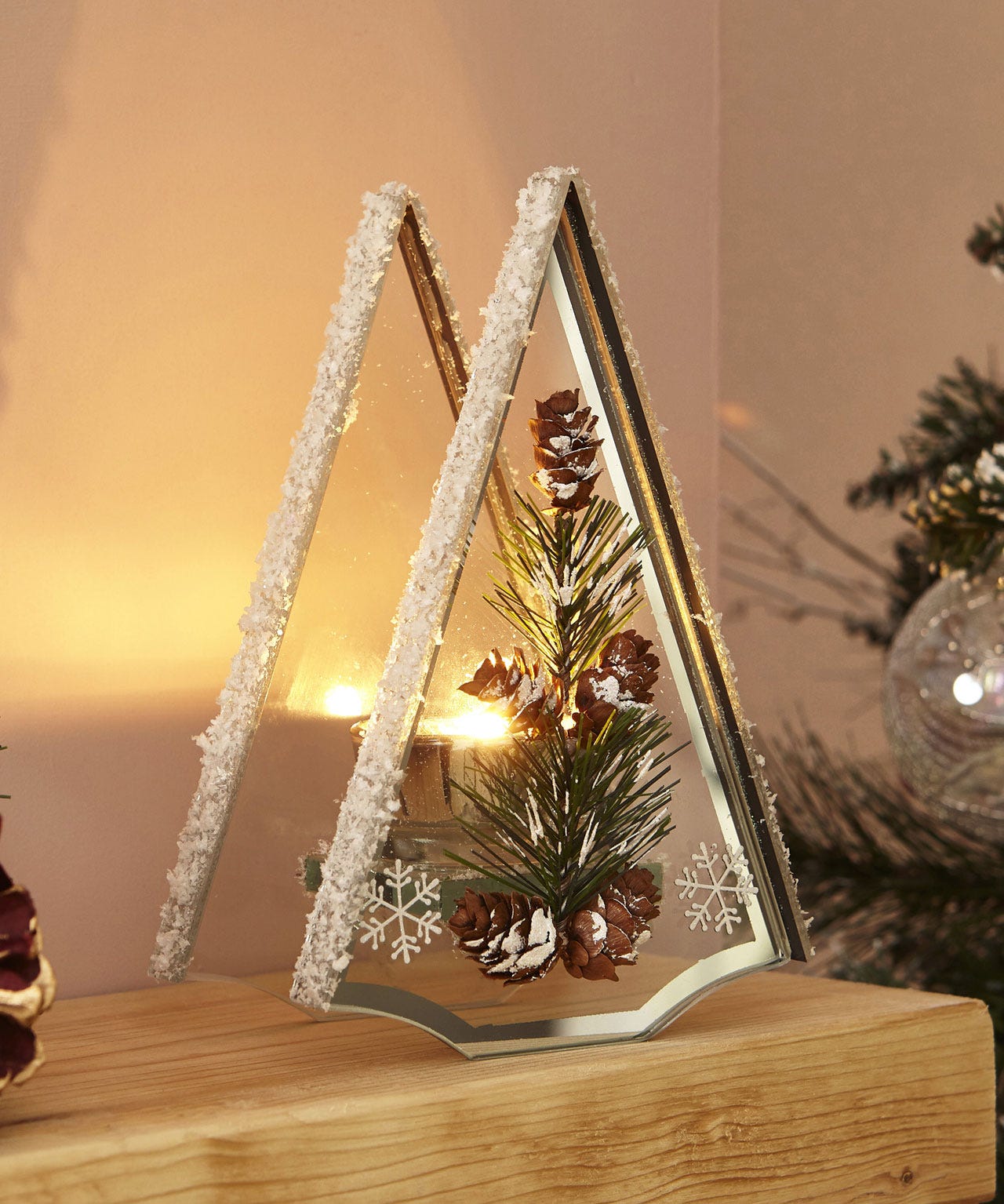 Glass Christmas Tree Tealight Holder