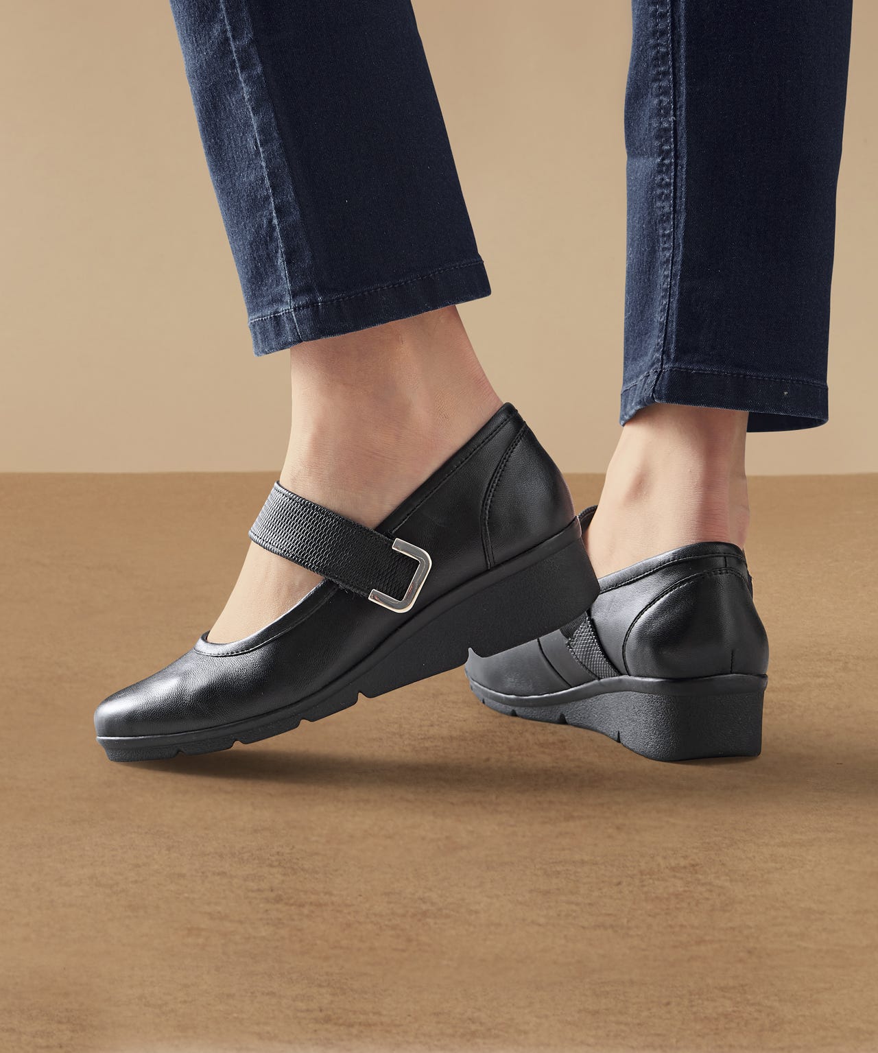 Amortyl Touch-fasten Shoe