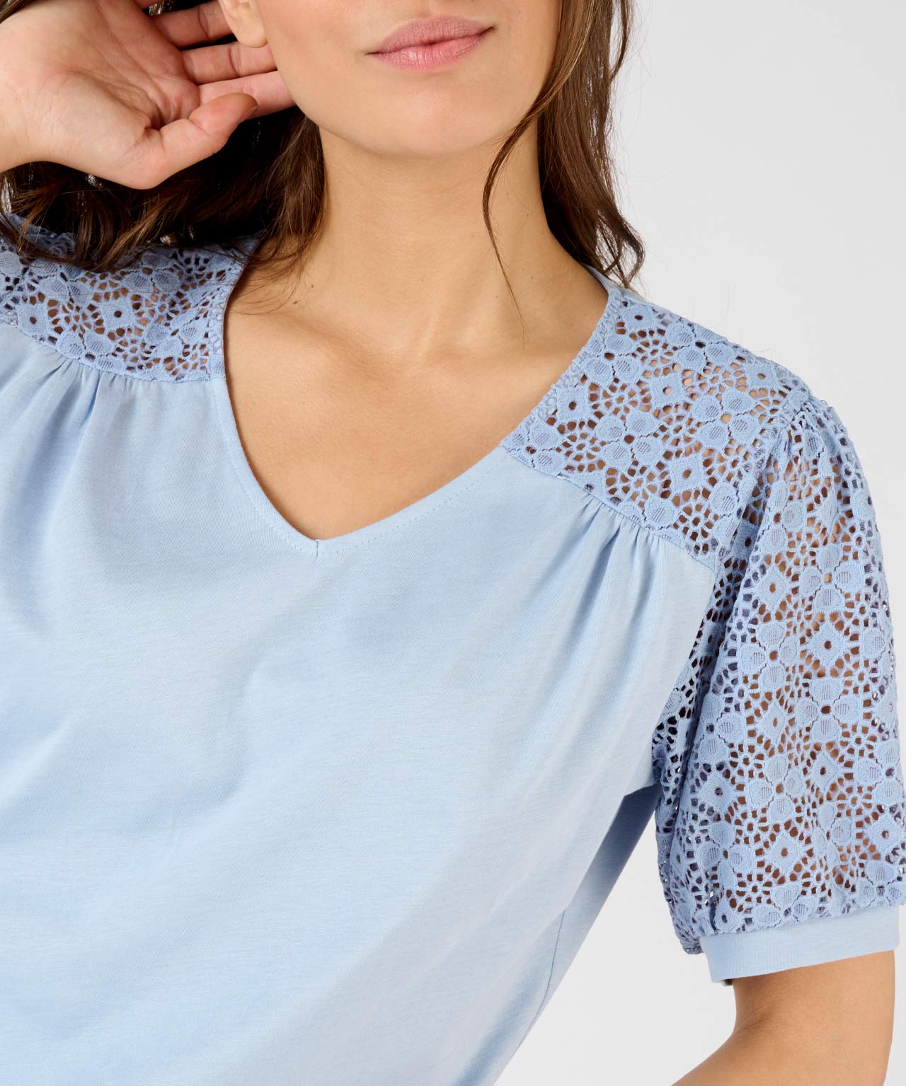 Crochet-Look Detailed T-shirt 