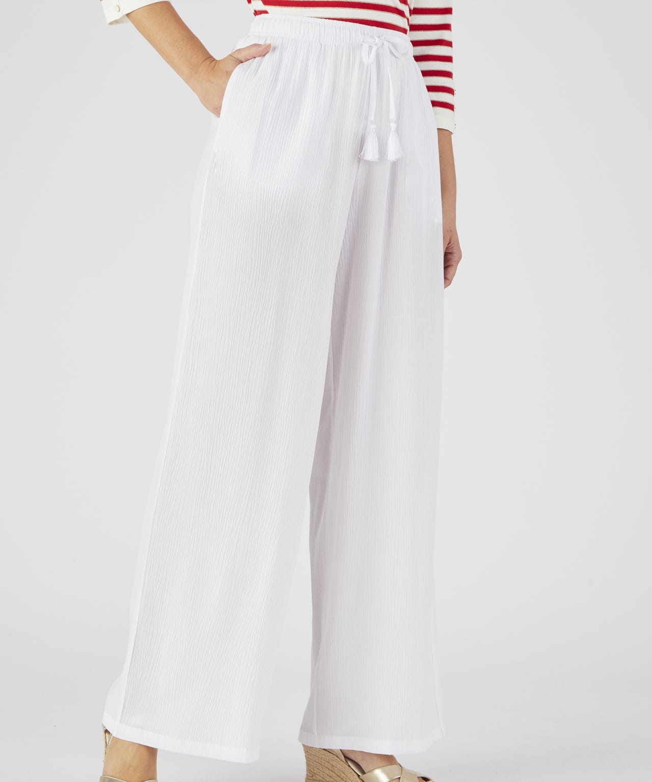 Wide-leg Crinkle Trousers 