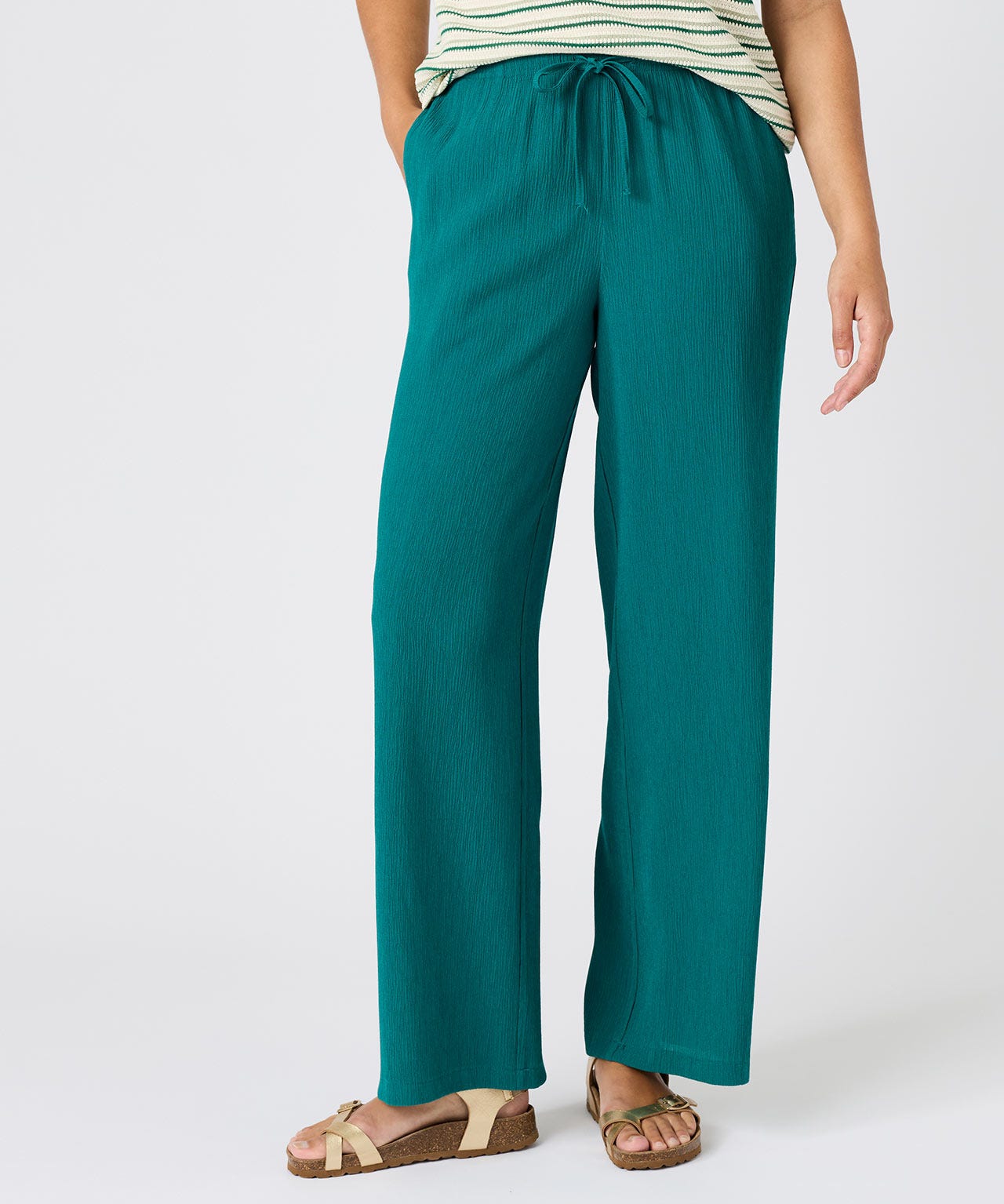Wide-leg Crinkle Trousers 