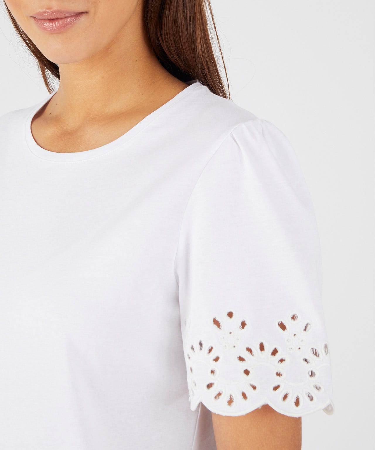 Broderie Anglais Style T-shirt 