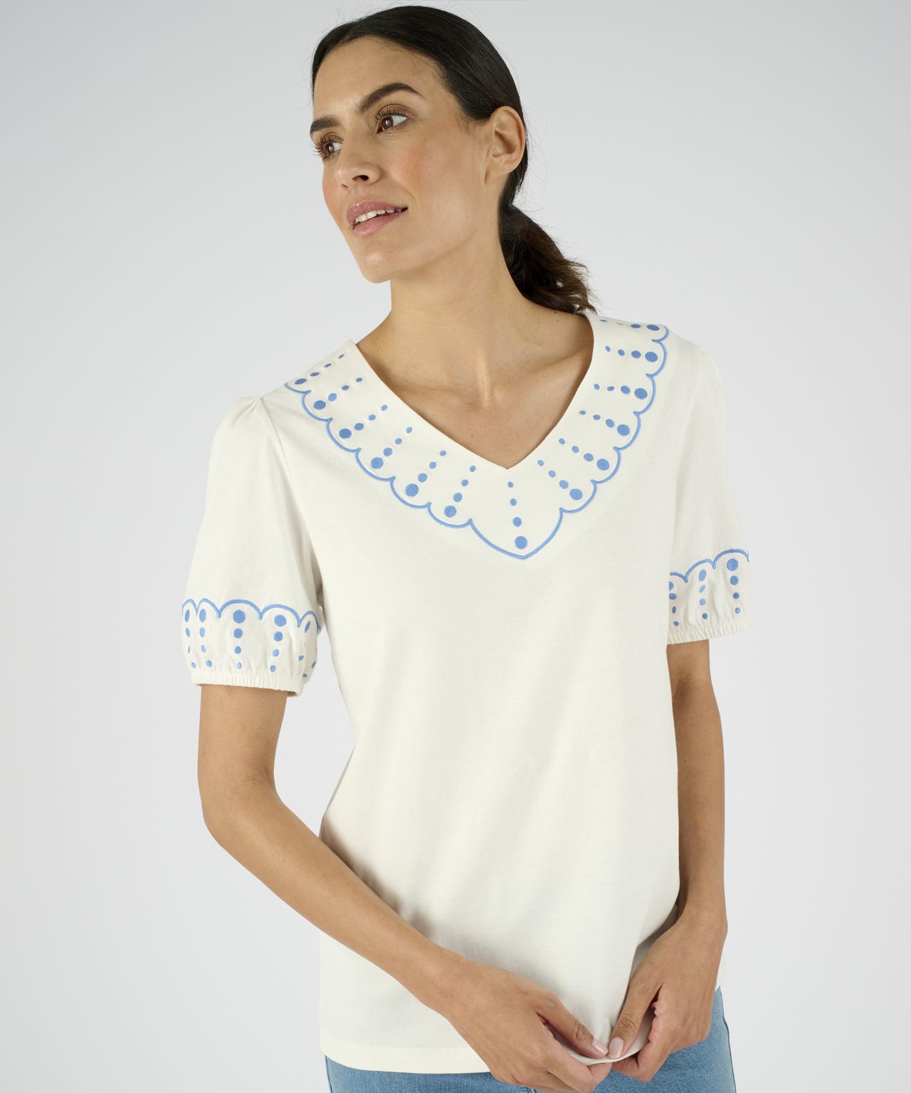 Embroidered Puff Sleeve Top 