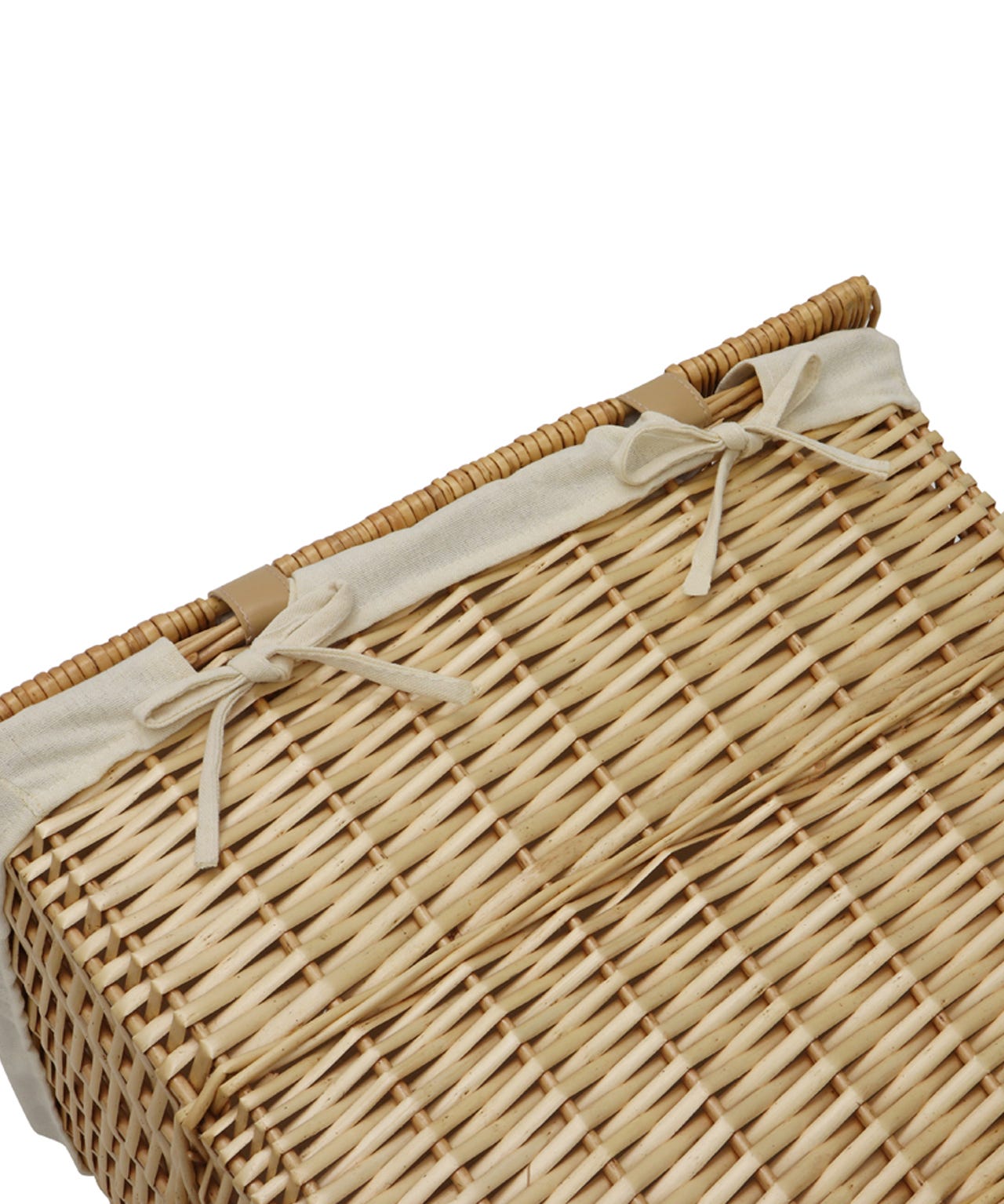 4 Willow Laundry Baskets & Bins
