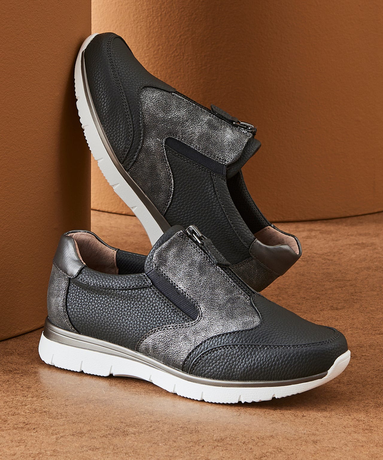 Amortyl Zip Up Trainers