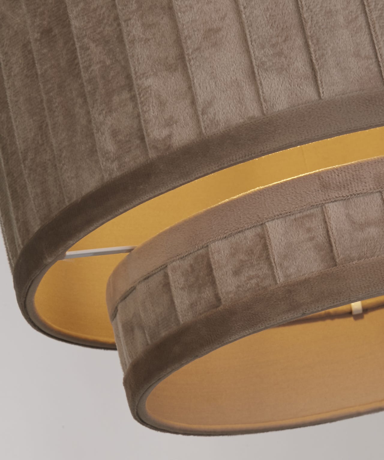 2 TIER 30CM VELVET WIDE PLEAT SHADE 