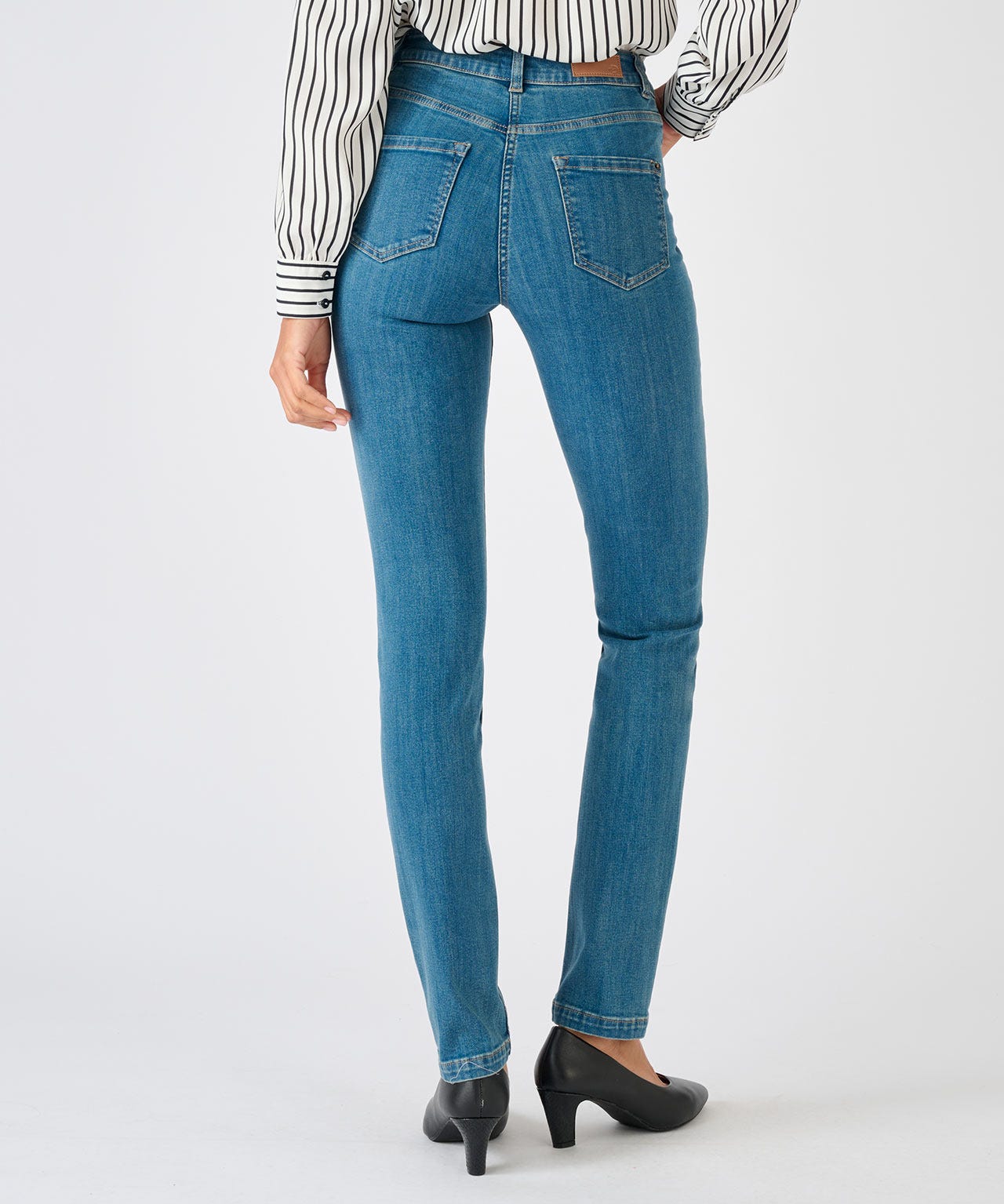 Perfect Fit Slim-leg Jeans