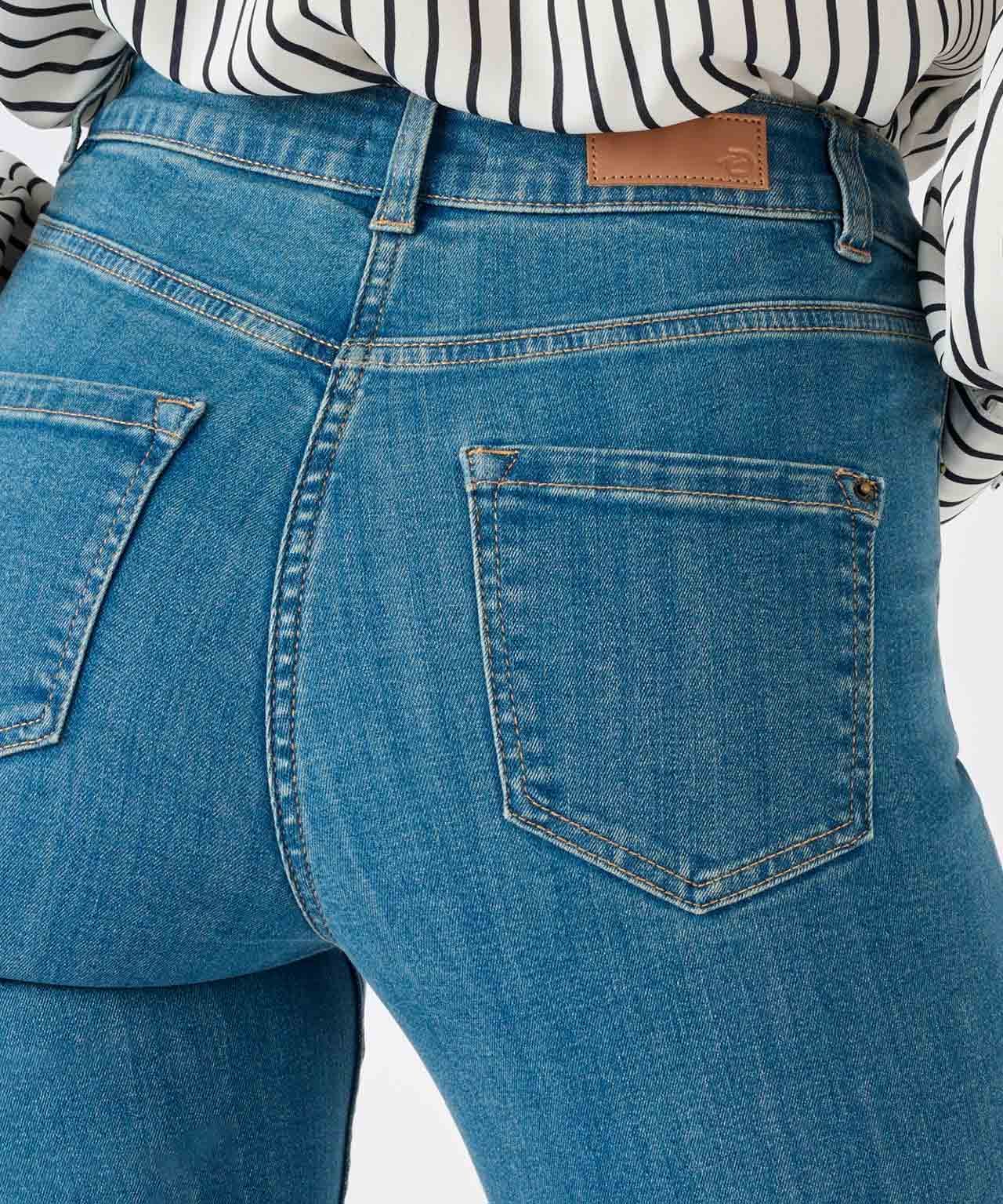 Perfect Fit Slim-leg Jeans