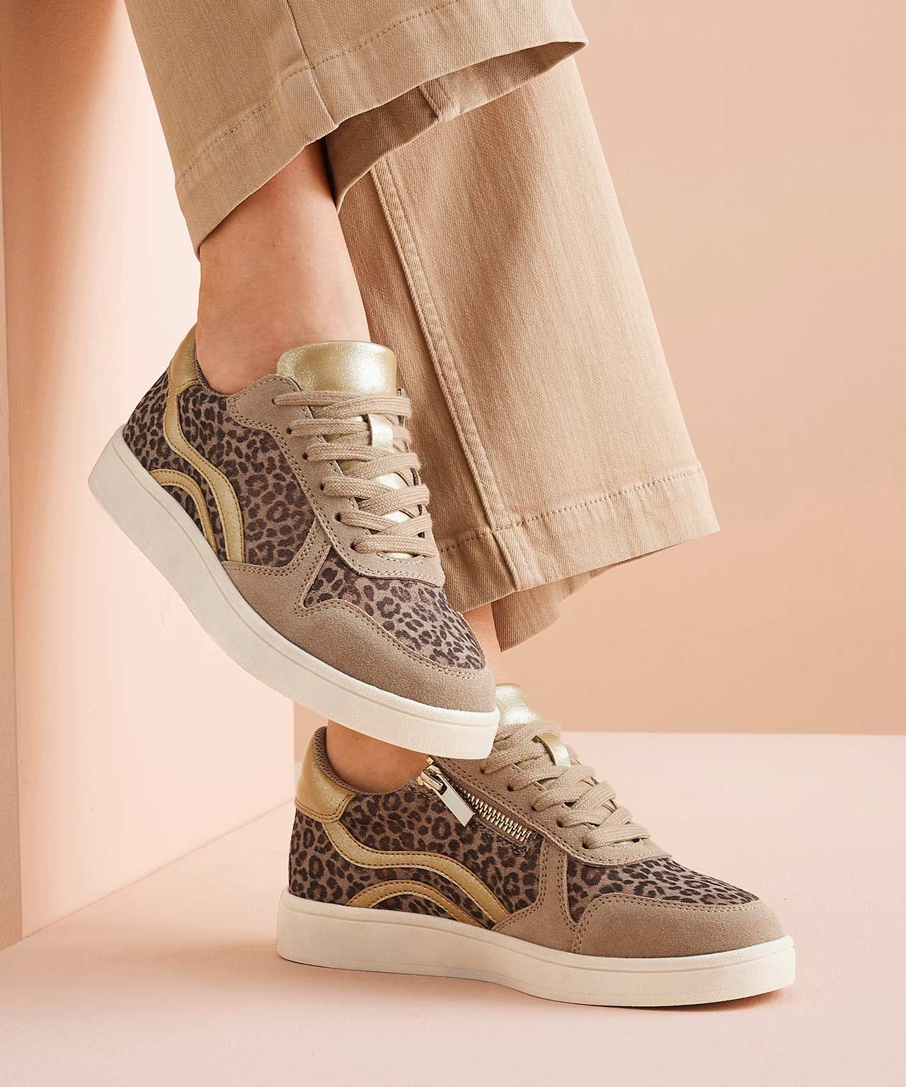 Amortyl water-repellent Zip and Lace Trainers