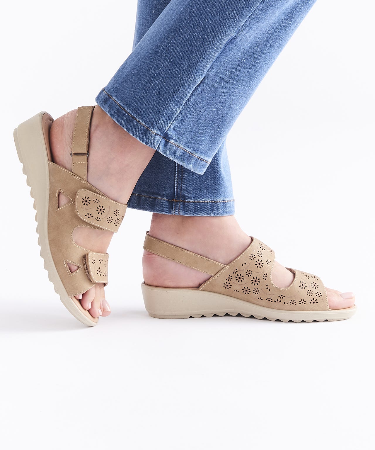 Cushion-walk Cut-out Detail Touch Fasten Sandal 