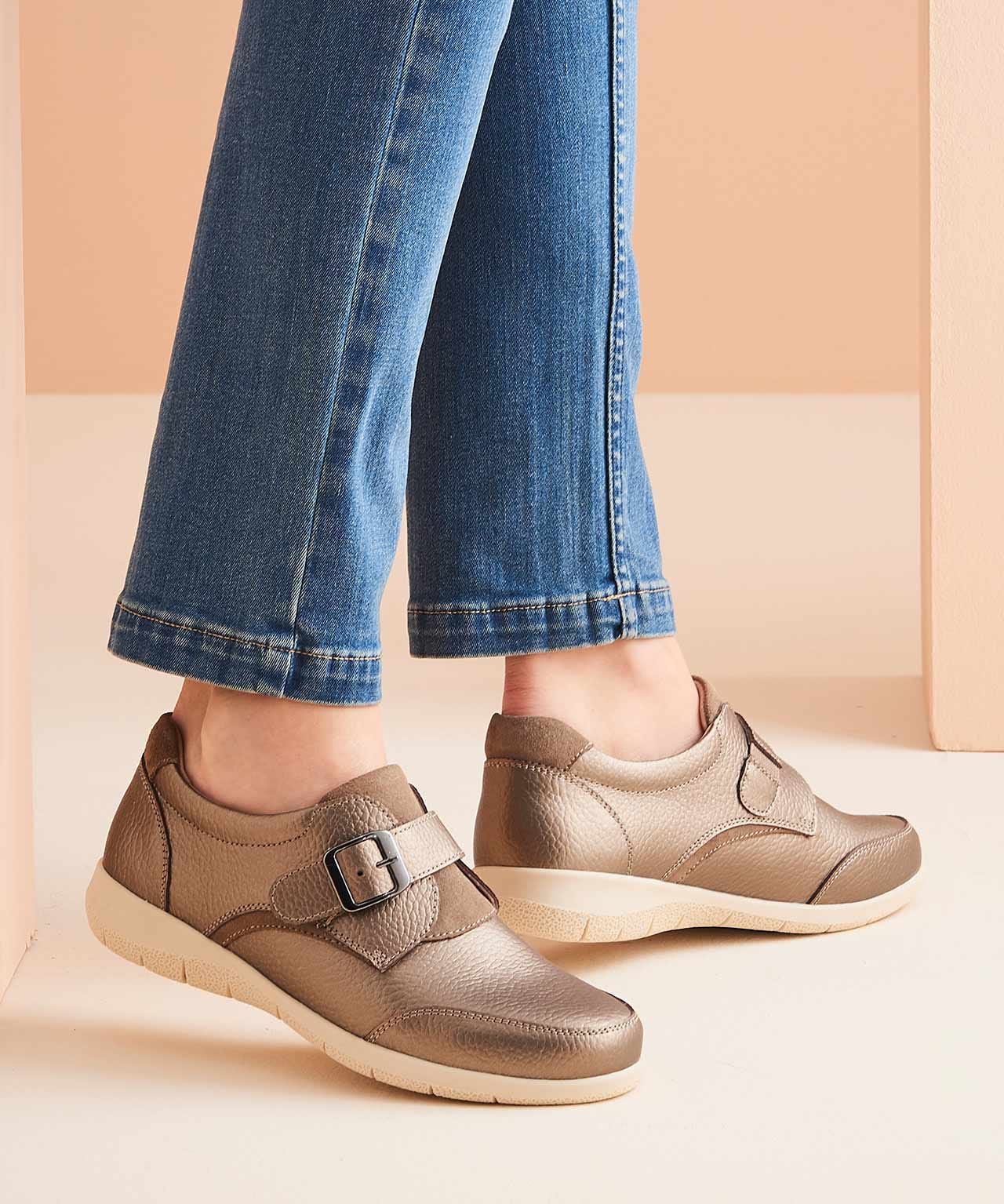 Amortyl Buckle Trim Touch Fastening Shoe 