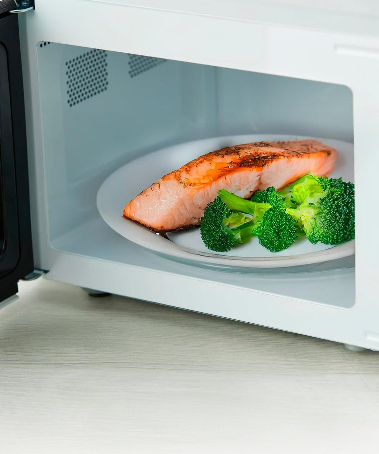 Tower Manual Microwave 