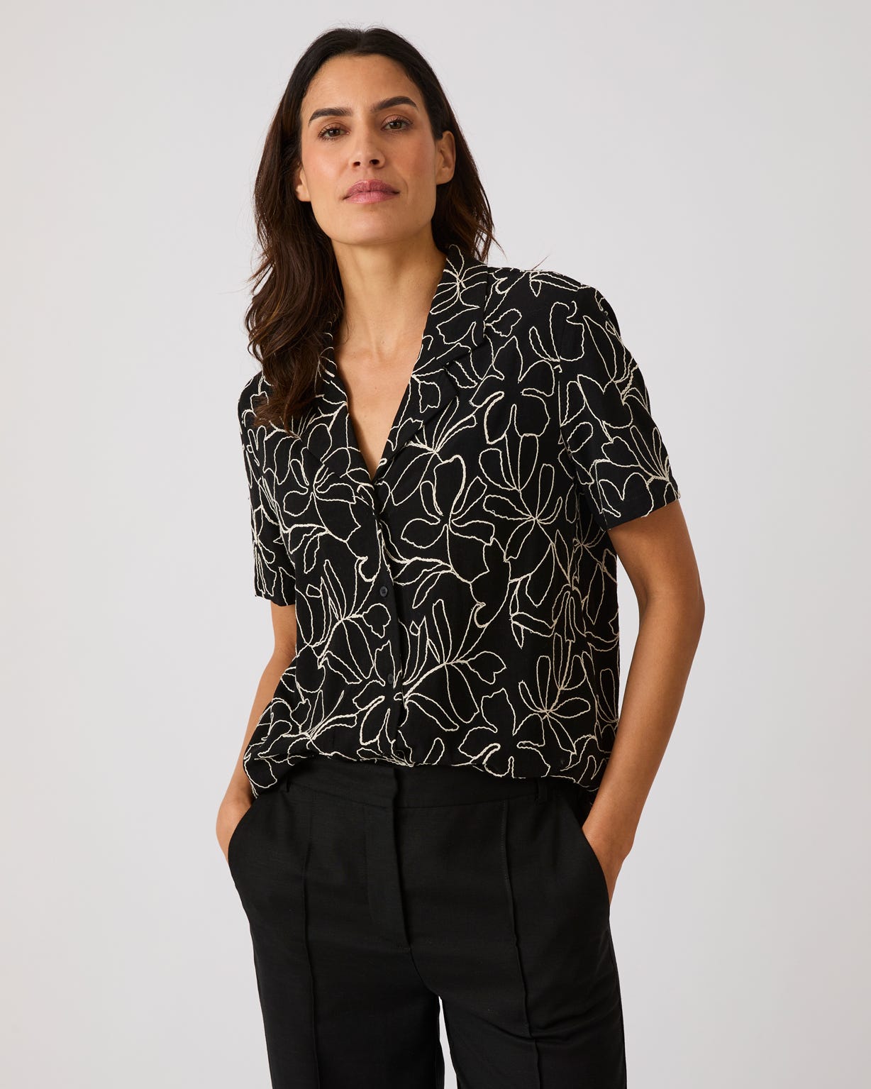 Embroidered Short Sleeve Blouse 