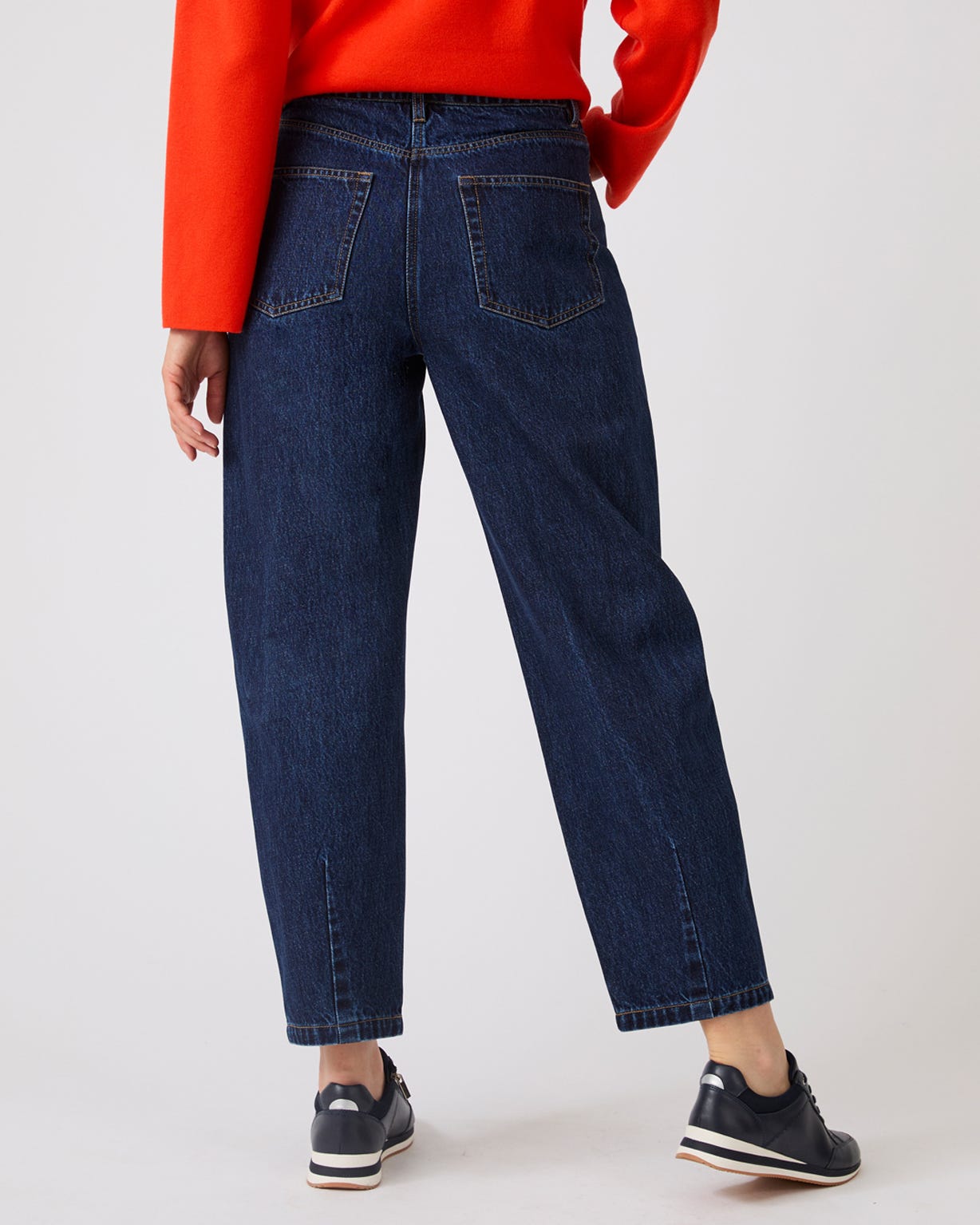 Barrel Leg Jeans 