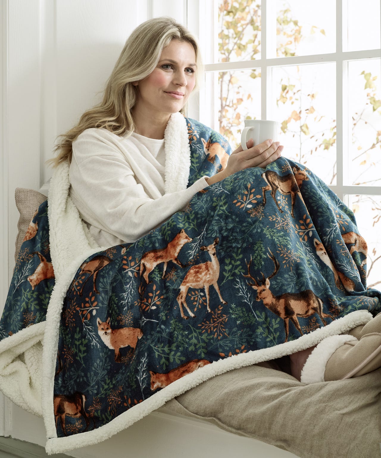 Deyongs Heated Fox & Deer Throw