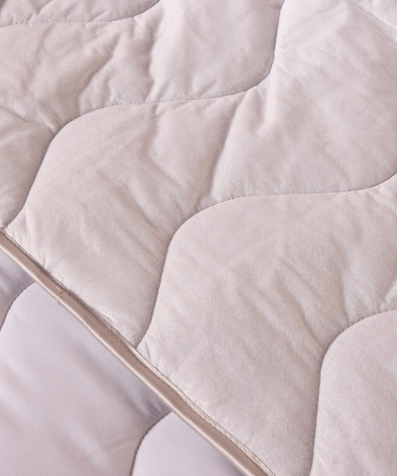 Self Heating Mattress Topper  