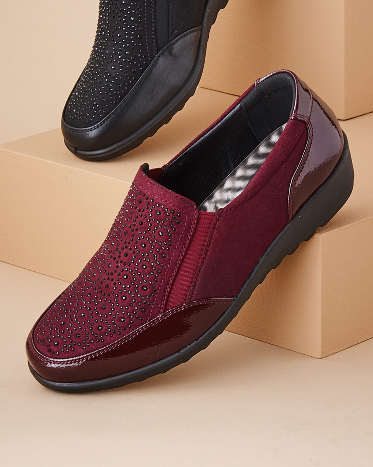 Cushion-walk Diamanté Detail Loafer 