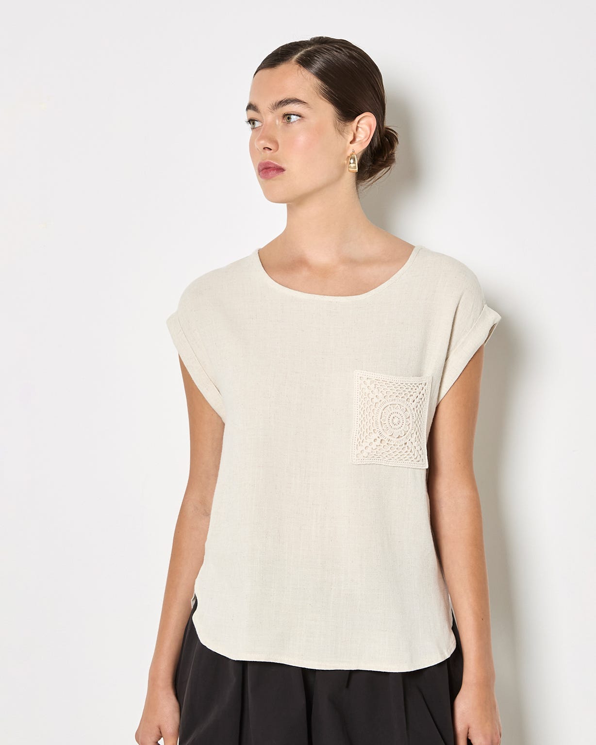 Apricot Crochet Pocket T-shirt 
