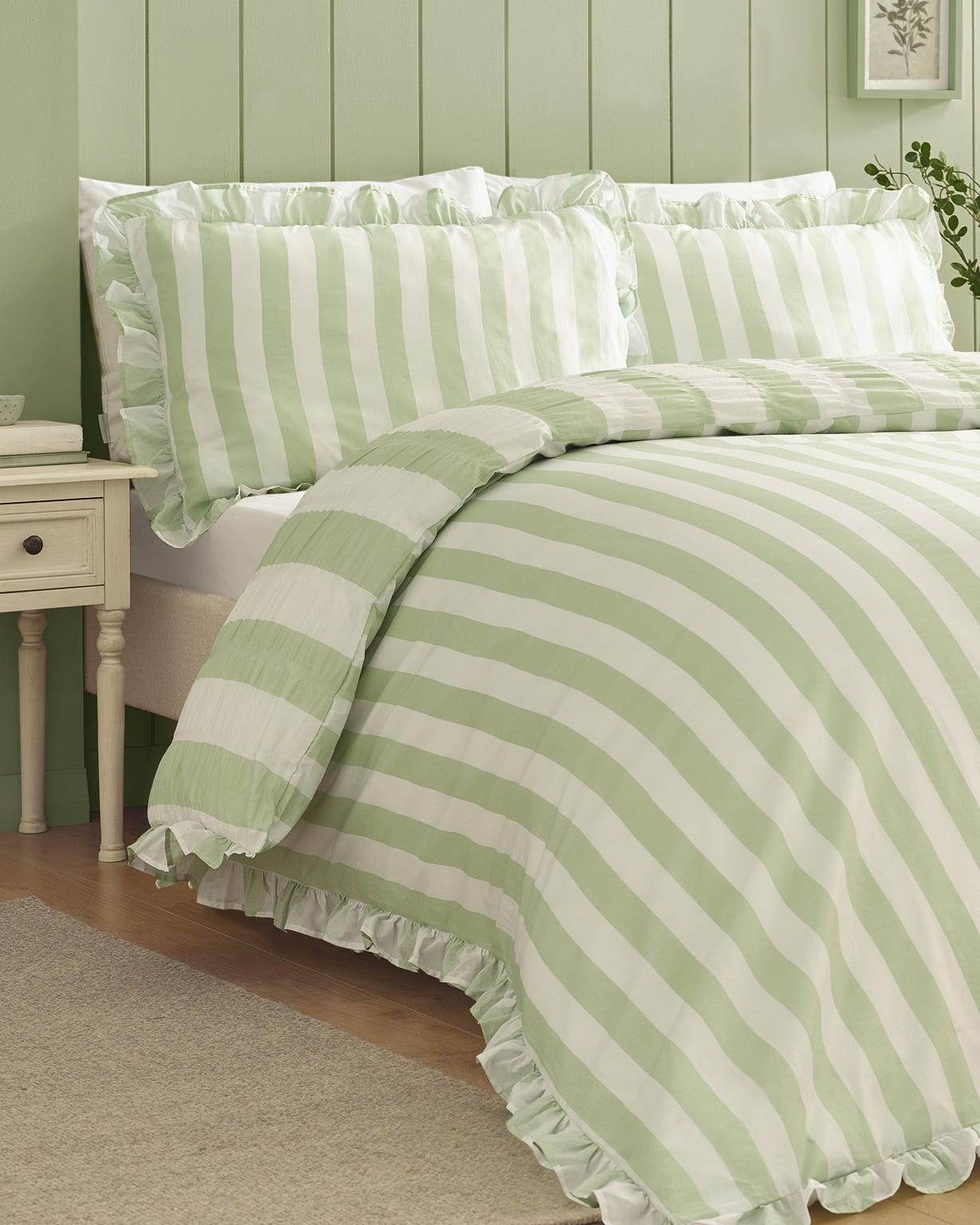 Catherine Lansfield Seersucker Frill Stripe Duvet Set 
