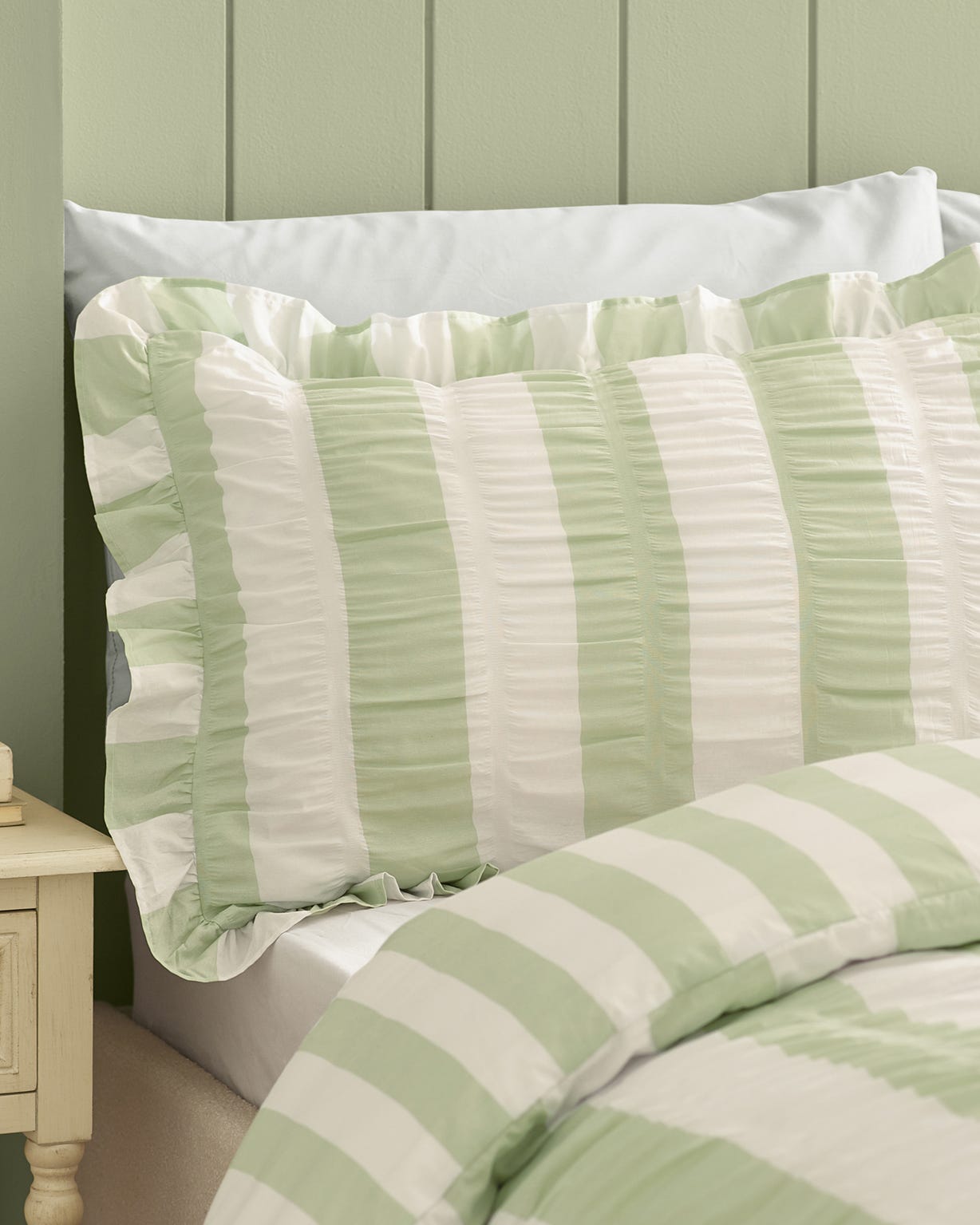Catherine Lansfield Seersucker Frill Stripe Duvet Set 