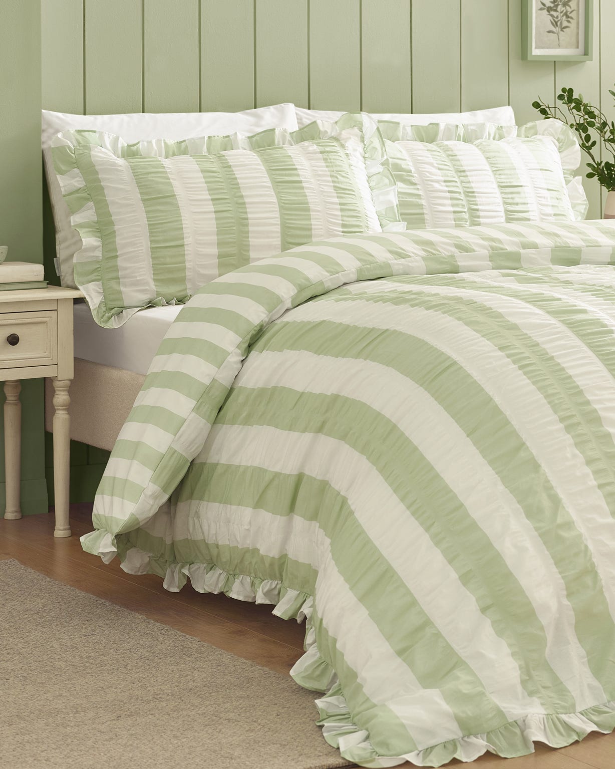 Catherine Lansfield Seersucker Frill Stripe Duvet Set 