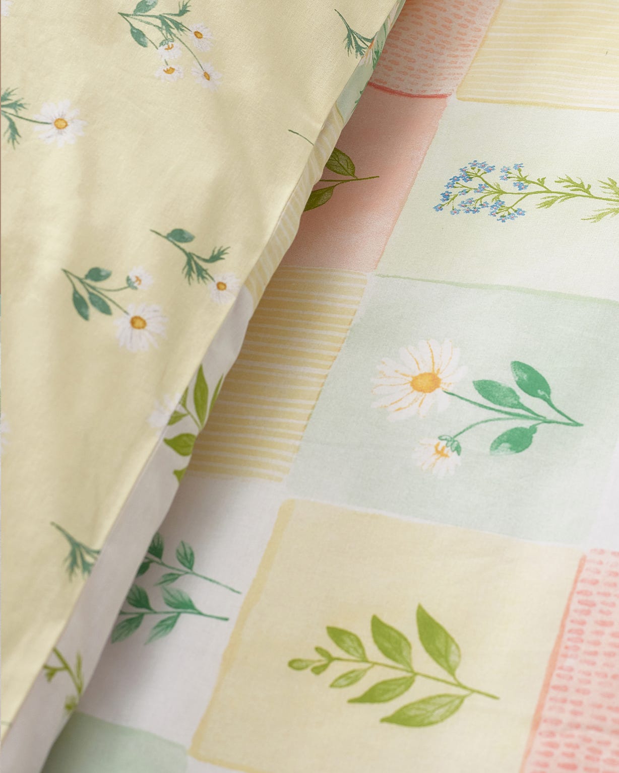  Catherine Lansfield Daisy Patchwork Duvet Set  