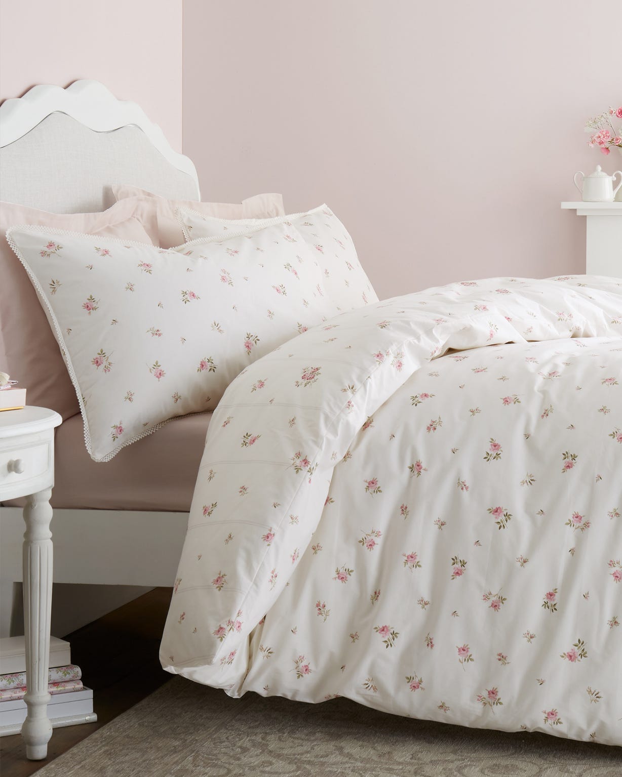 Vintage Rosebud Lace Duvet Set 