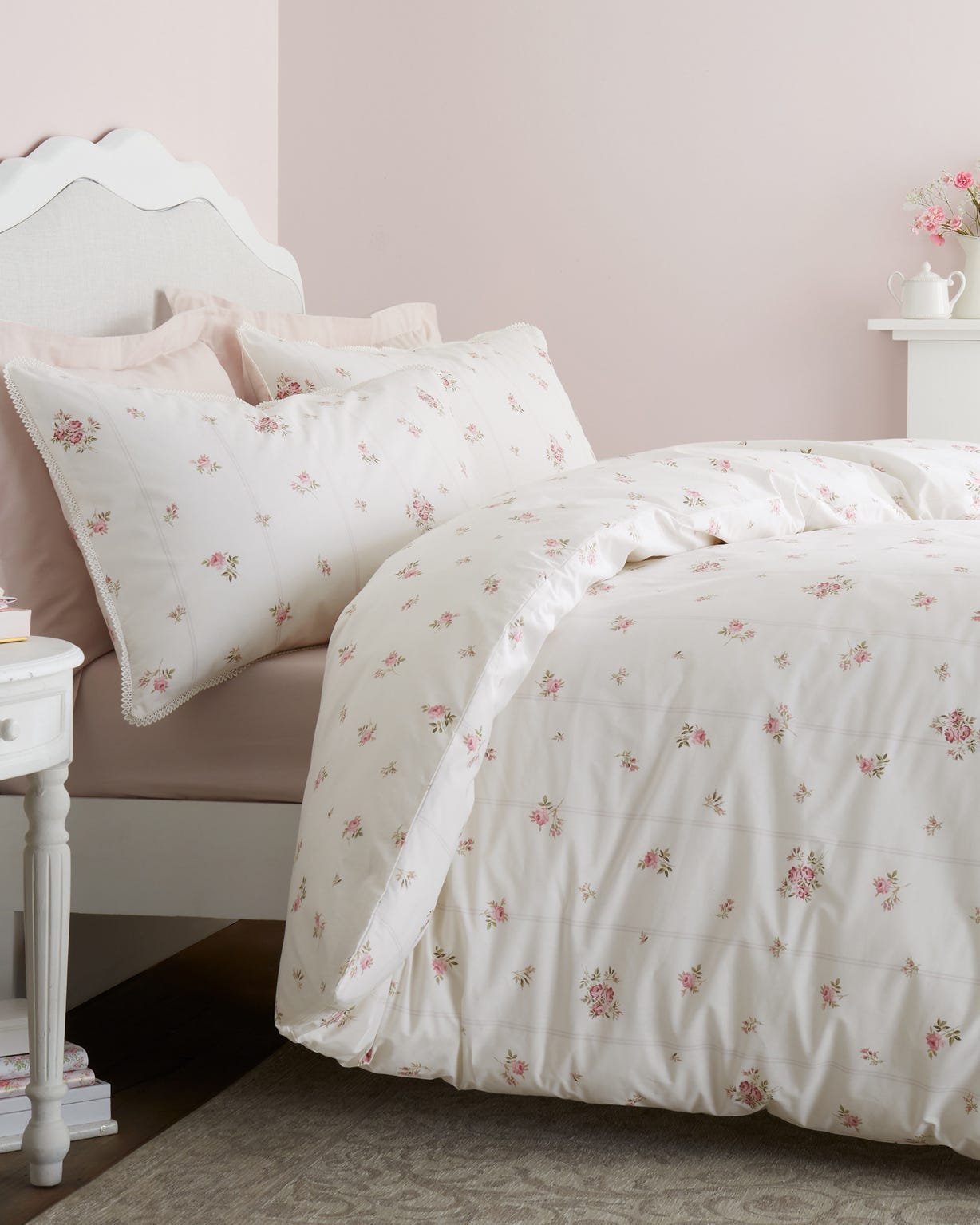 Vintage Rosebud Lace Duvet Set 