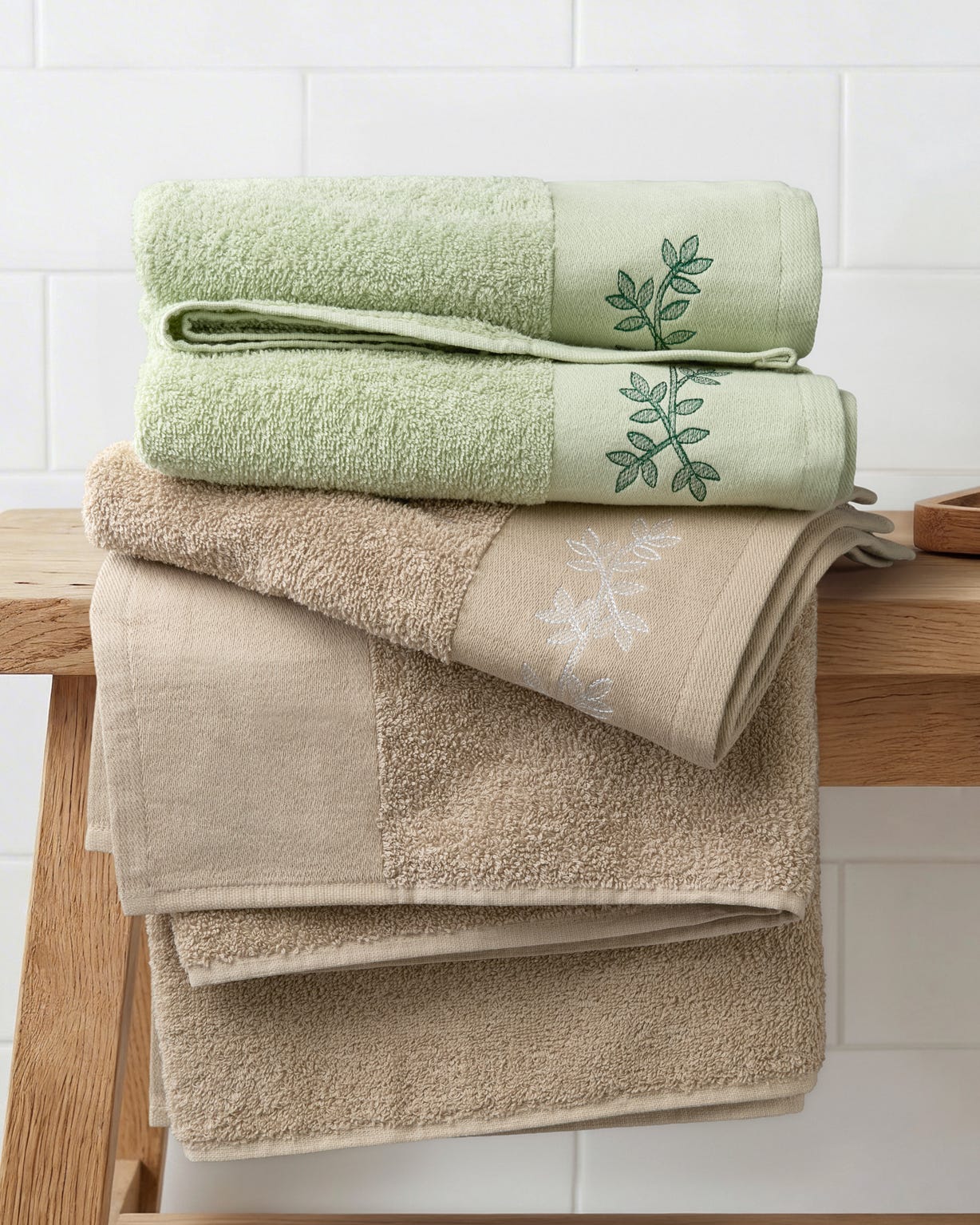 Pack of 2 Embroidered towels 