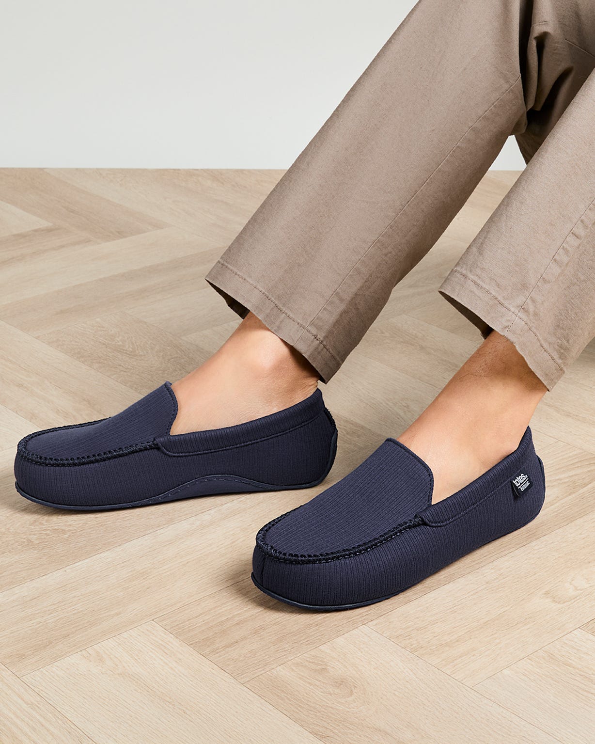 Isotoner® Mens Ribbed Moccasin Slipper 