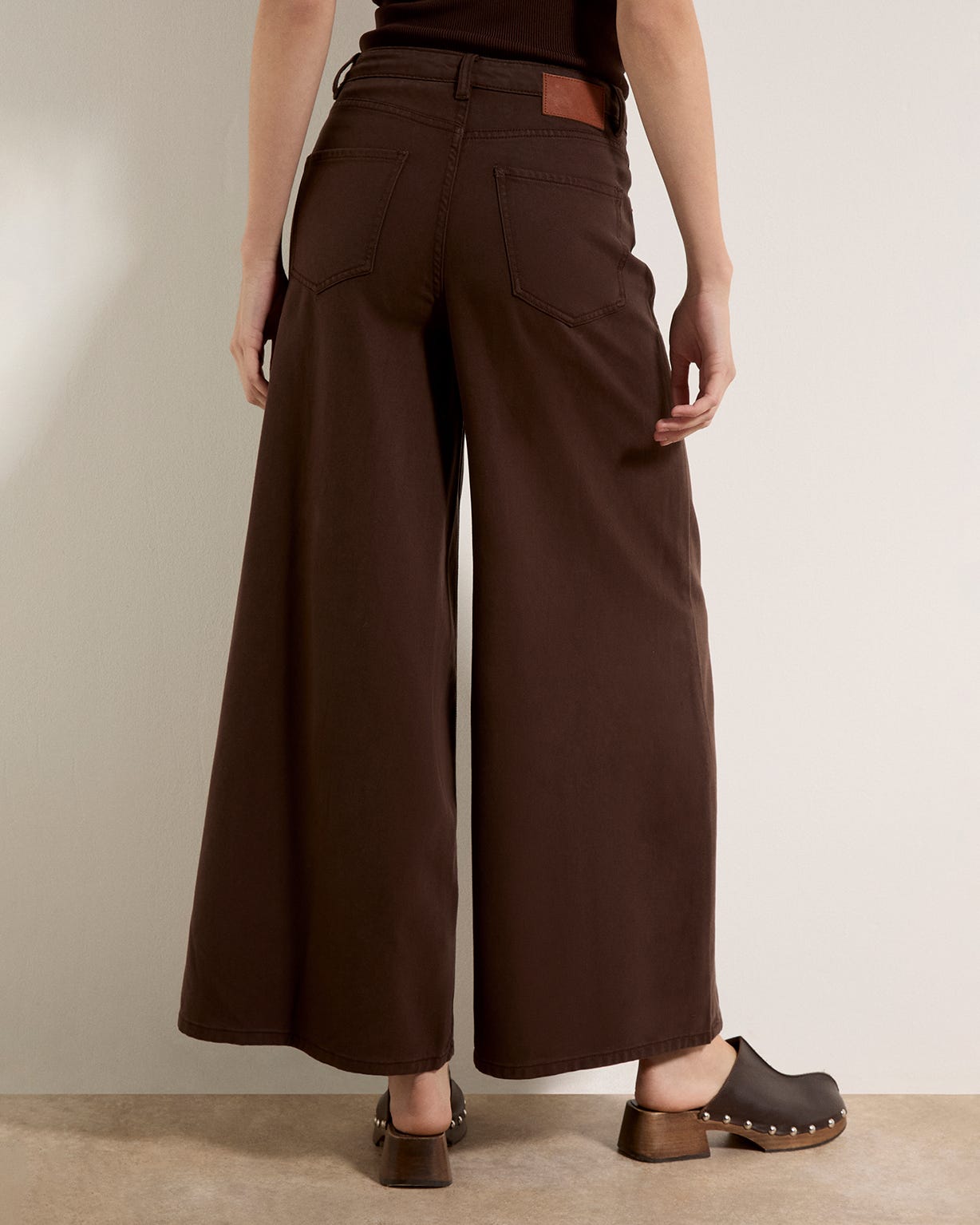 Apricot Zoe Jean 