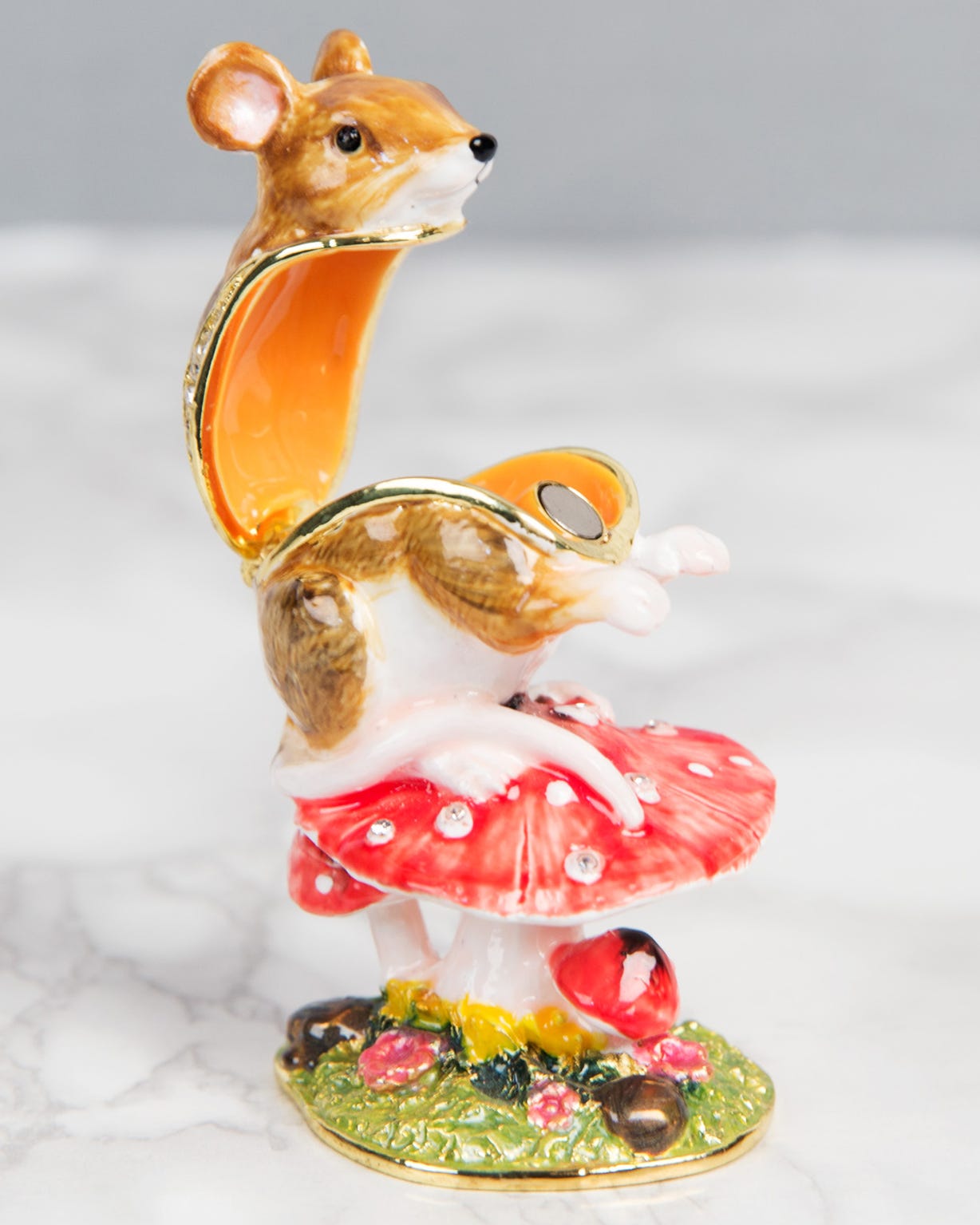 Treasured Trinkets Mouse on Toadstool 