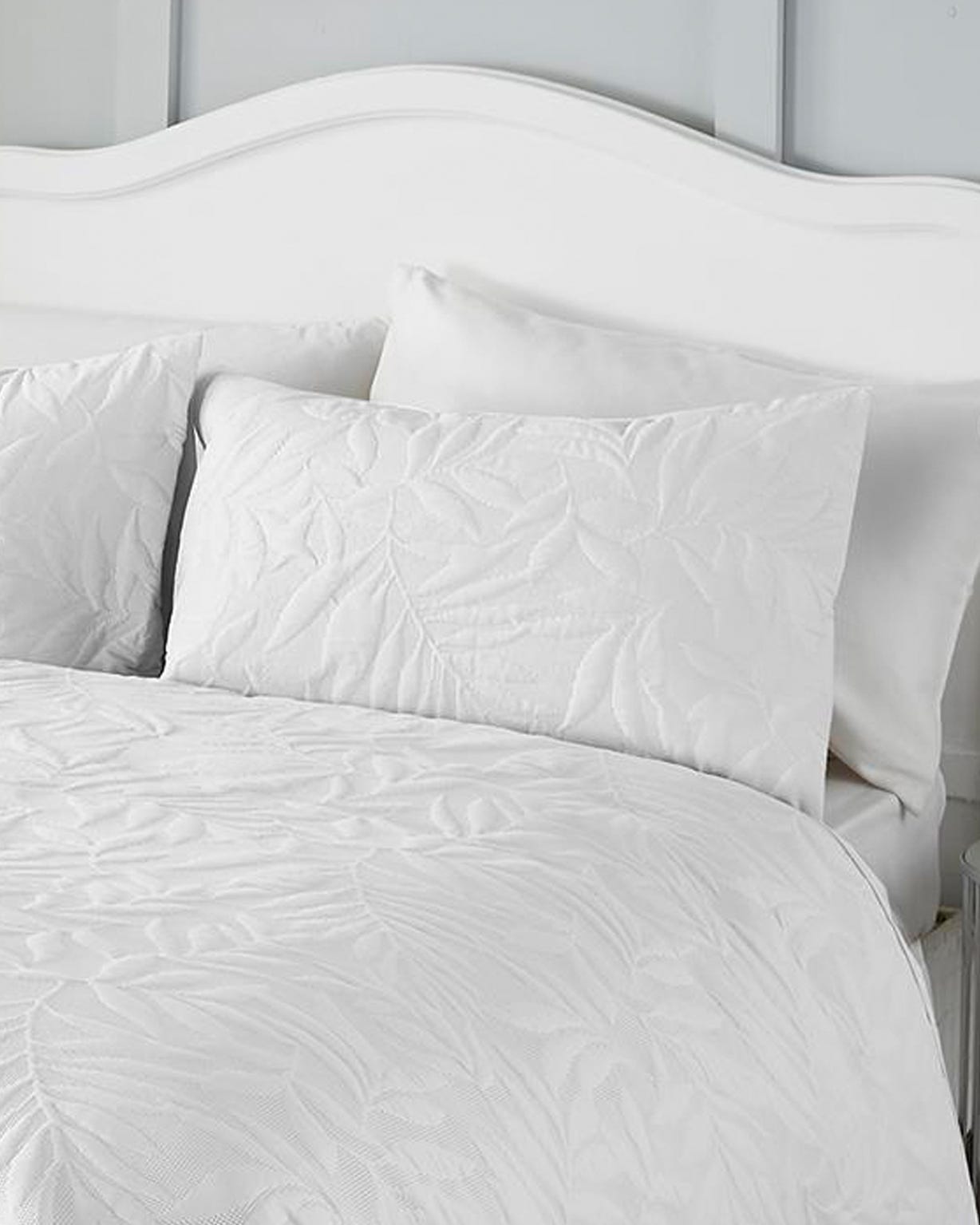 Serene Luana Bedspread