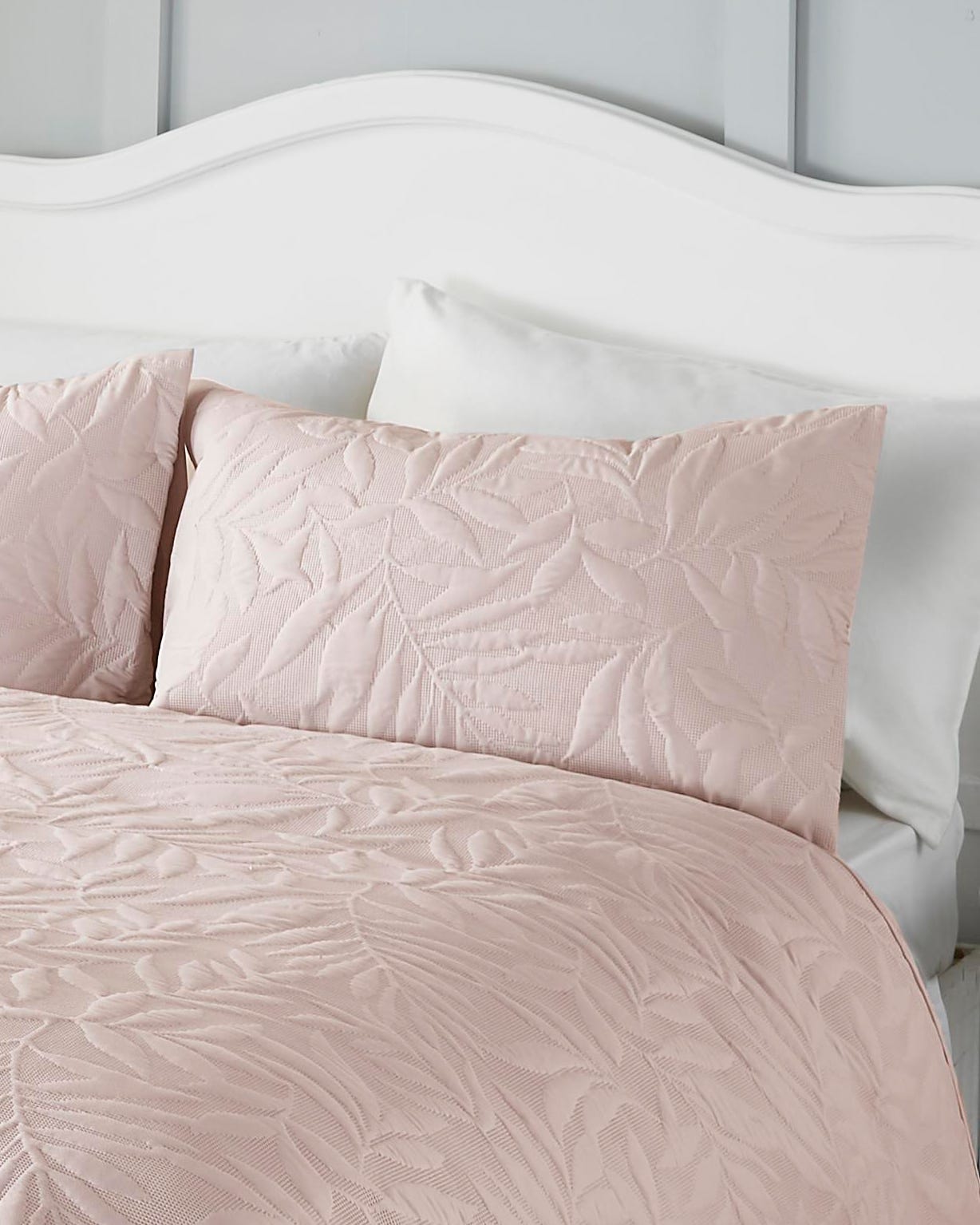 Serene Luana Bedspread