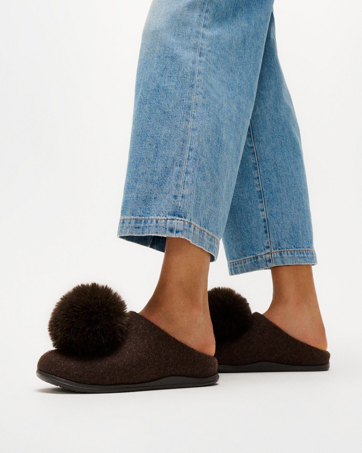 FitFlop IQ-SNUG Felt Pom Pom Slipper