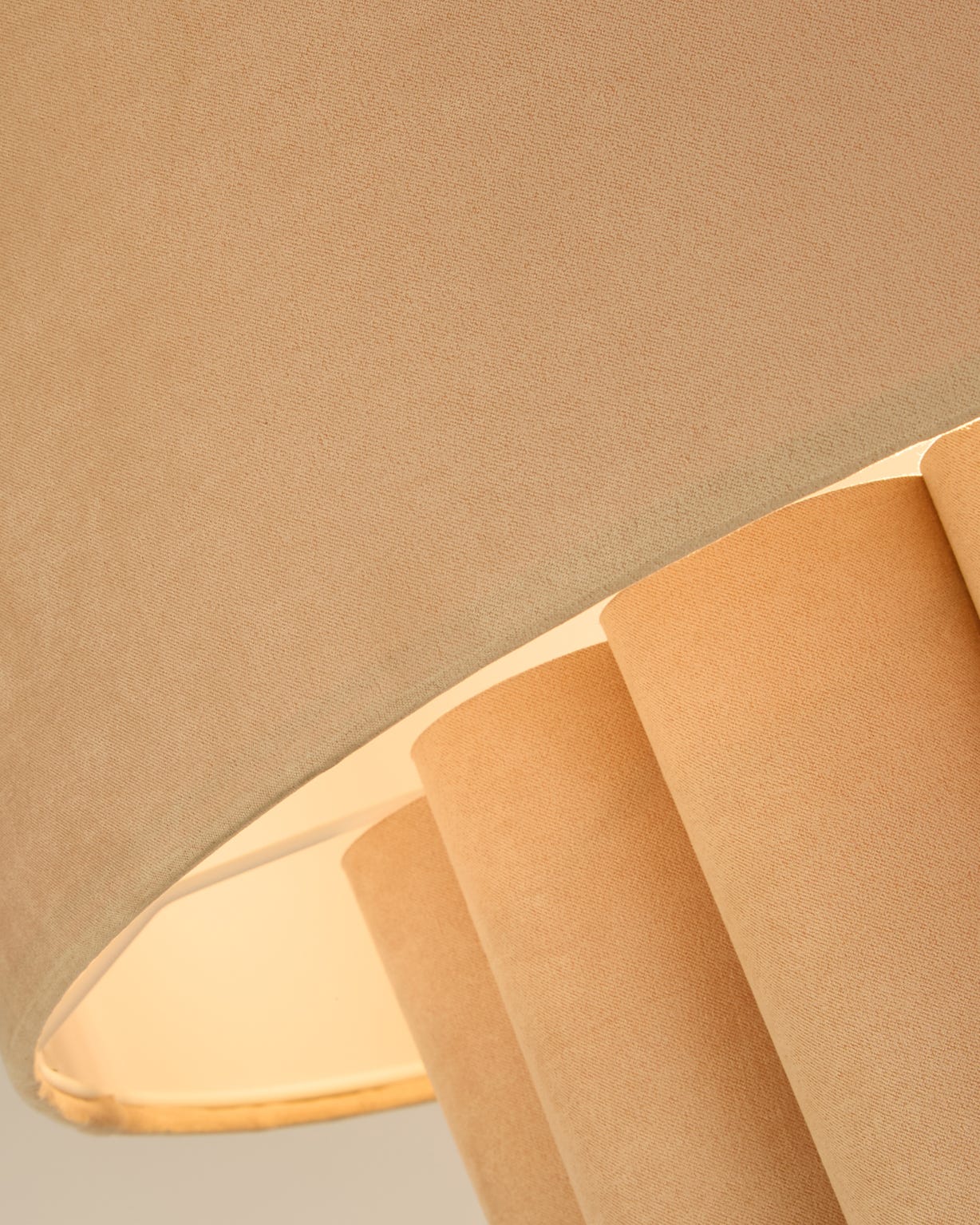 Tiered Suede Effect Scallop Shade 