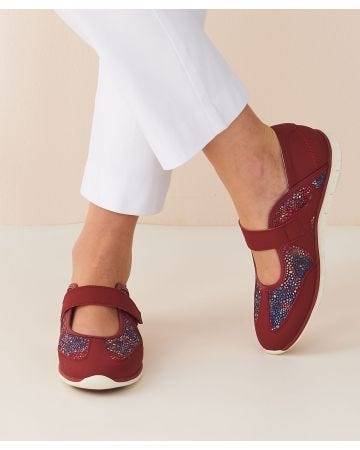 Touch-fasten Shoe