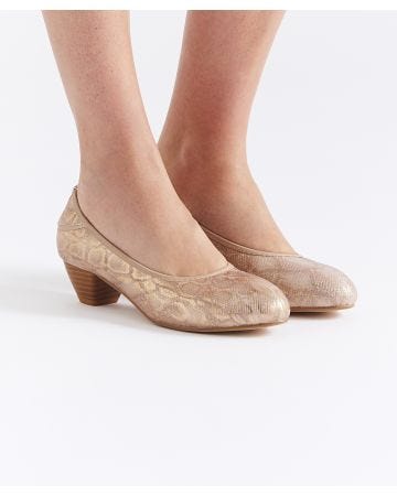 Court Shoe
