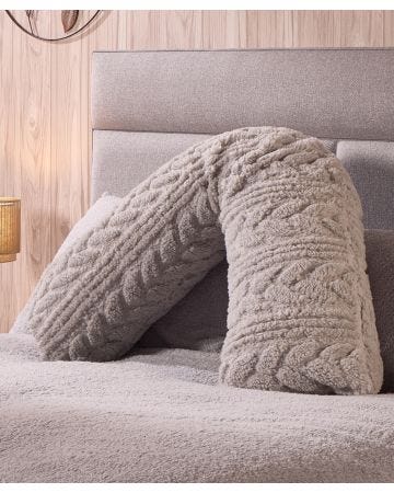 CABLE KNIT FLEECE V-SHAPE PILLOW