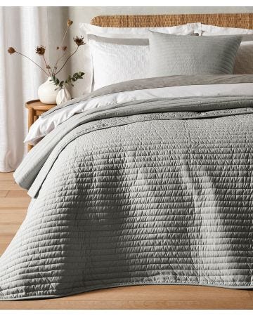Quilted Lines Bedspread