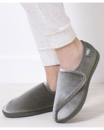 totes Isotoner Ladies Sparkle Velour Closed Back Slipper