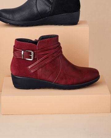 Cushion-walk Cross Over Strap Boots 