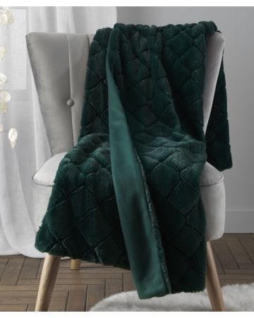 Cosy Diamond Throw