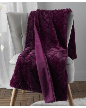 Cosy Diamond Throw