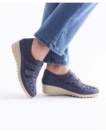 Cushion-walk Touch Fasten Wedge Shoe